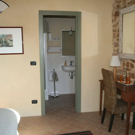 Sacreterre E Tizzano Val Parma