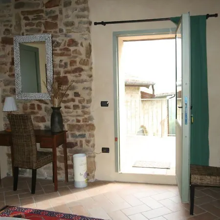 Alojamento de Acomodação e Pequeno-almoço Sacreterre E *