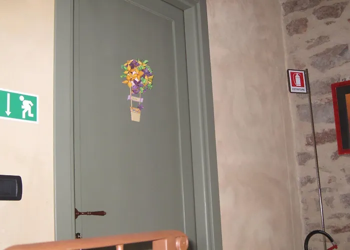 Sacreterre E Oda ve Kahvaltı Tizzano Val Parma