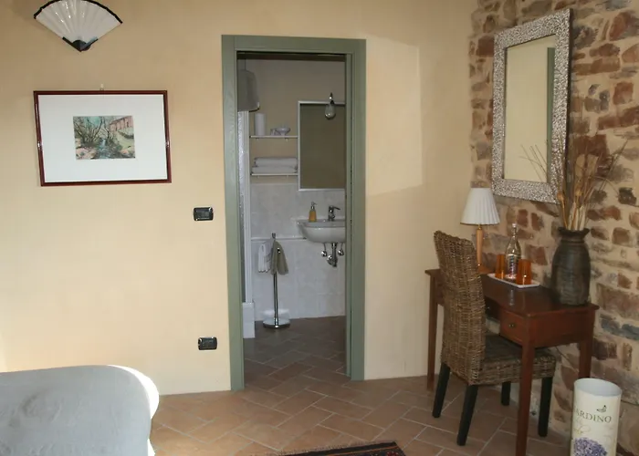 Sacreterre E Tizzano Val Parma