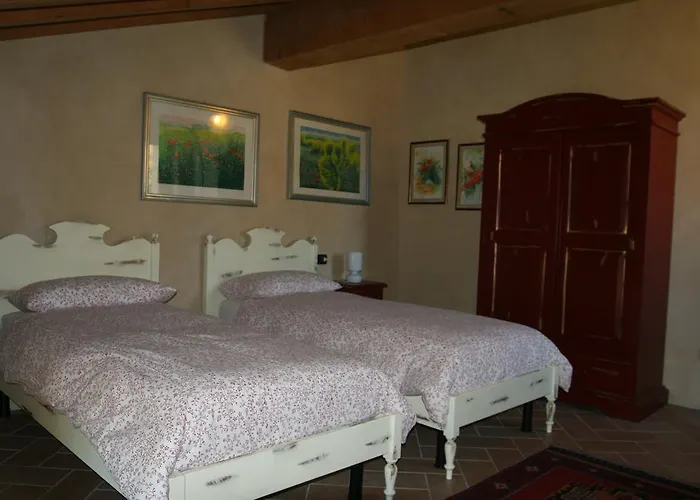 Oda ve Kahvaltı Sacreterre E Tizzano Val Parma