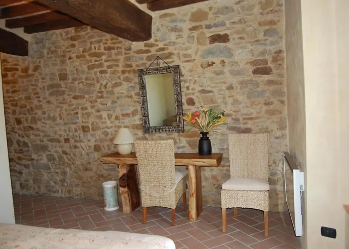 Sacreterre E Tizzano Val Parma